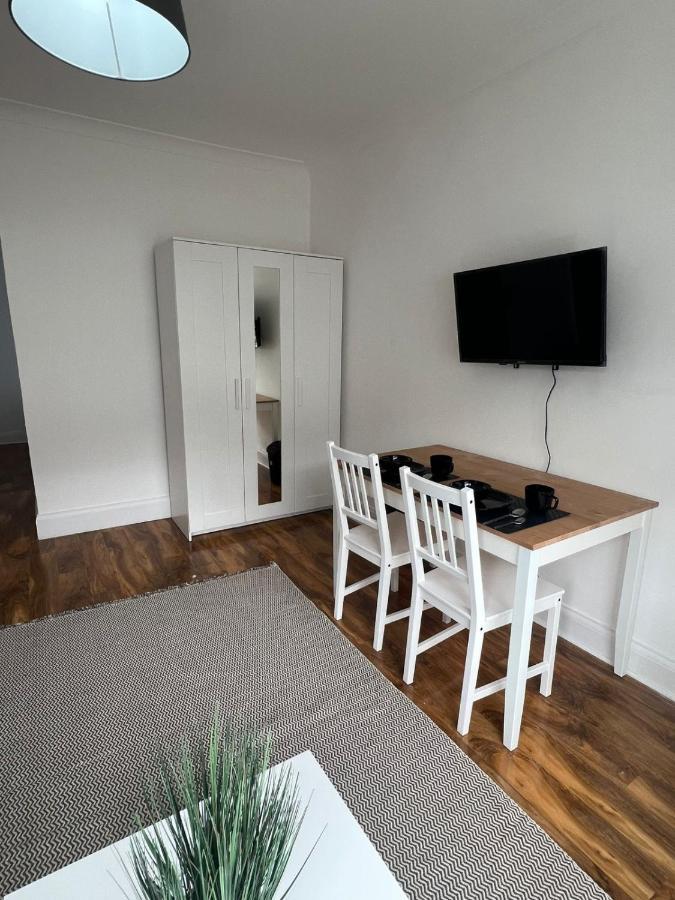 93 West Road Hotel London Kültér fotó